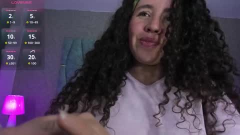 Snapshot of valeriaa_soler chatting on October 21, 5:05 pm Valeria online show from October 21, 5:05 pm