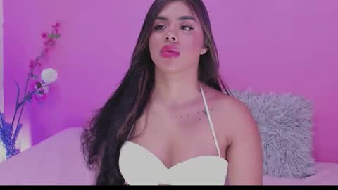 Snapshot of valeriaruiz_1 chatting on September 26, 4:48 pm Valeria online show from September 26, 4:48 pm