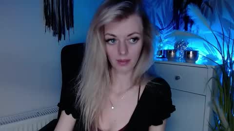 Valerie  online show from March 15, 10:24 pm