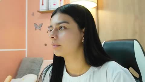 Juli C online show from February 24, 9:31 pm