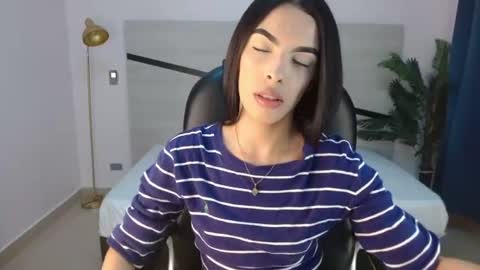 valery_restrepo online show from July 24, 8:50 pm