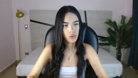valery_restrepo online show from July 31, 8:43 pm