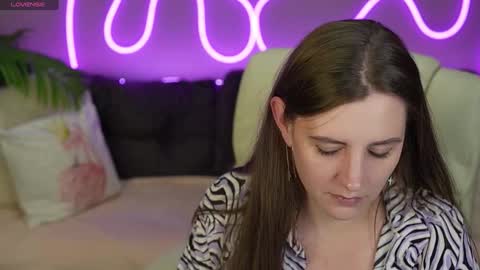 V A L E R Y  M U R online show from October 14, 7:06 pm