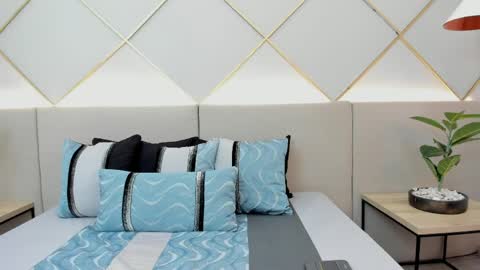 Sofia online show from April 5, 3:25 am