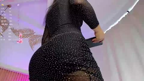 valleriie_ online show from November 7, 3:47 pm