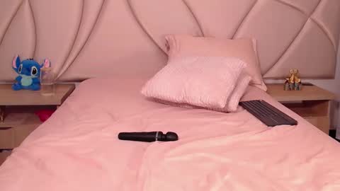 Snapshot of valleryc chatting on September 30, 1:05 am Vallery online show from September 30, 1:05 am