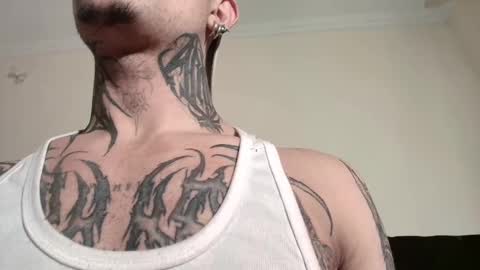 david guzman i model independenthelp me with a thumbs up online show from March 3, 12:59 am