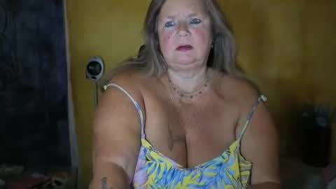 vampwoman online show from June 9, 7:19 am