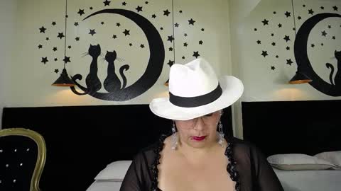 Vampy Bael online show from November 1, 7:35 pm