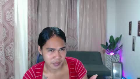 Snapshot of vampy_ebony_laxine chatting on October 5, 2:09 am vampy_ebony_laxine online show from October 5, 2:09 am