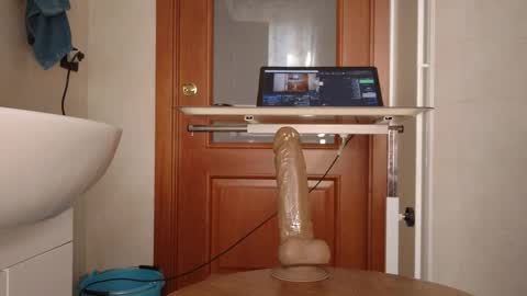 Snapshot of vandik669 chatting on October 21, 1:27 pm vandik669 online show from October 21, 1:27 pm