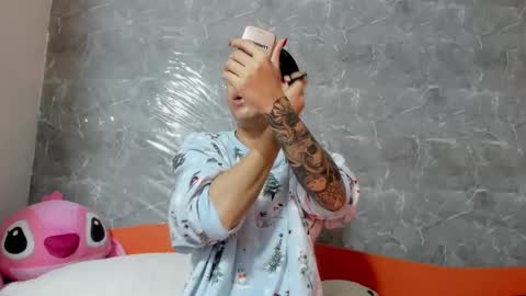 vanessaadol online show from February 13, 9:51 am