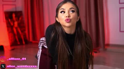 Vanessa Simon online show from January 13, 8:00 am