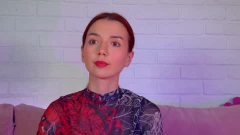 VanessaVienne online show from June 3, 4:04 am