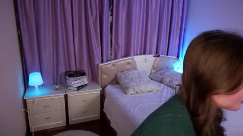 Luna online show from November 30, 6:59 pm