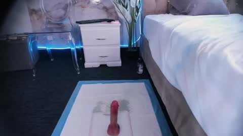 VanillaFlo online show from April 11, 6:40 am