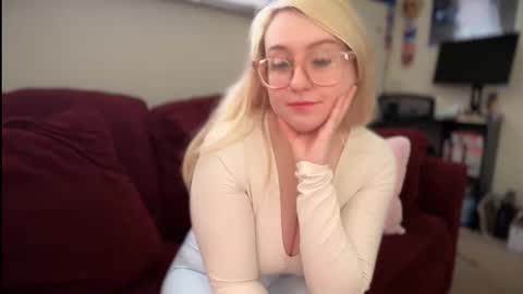 vanillapuddingpie online show from March 6, 5:43 pm