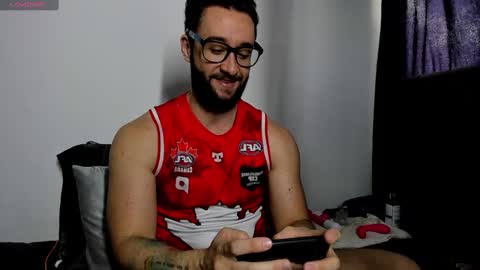 Van online show from February 27, 4:43 pm