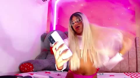 vannesa01 online show from February 18, 7:41 pm