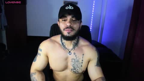 vanvelckan_ online show from November 3, 12:11 am