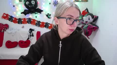 Snapshot of vasilisasii chatting on October 20, 5:01 am Vasilisa online show from October 20, 5:01 am