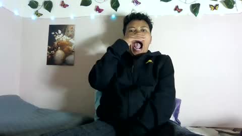 Vayannah online show from June 8, 4:57 am