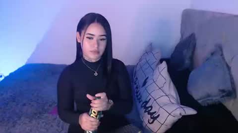 Vayolett Bass online show from December 3, 11:40 pm