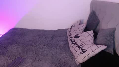 Vayolett Bass online show from December 20, 5:40 pm