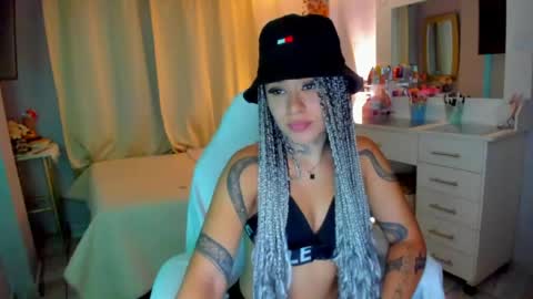 Vayolett Bass online show from May 2, 7:47 am