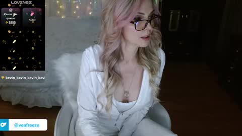 veafreeze online show from February 19, 6:00 am