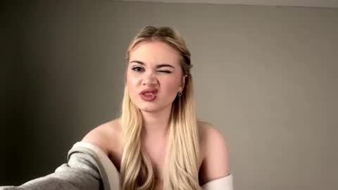 Monika online show from February 18, 1:11 pm