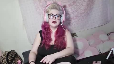 Veronica Lehane online show from February 13, 7:39 pm