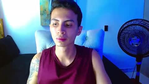 velk_hot1 online show from March 20, 4:12 pm