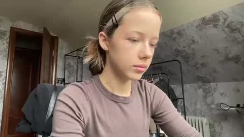 velour_paradise online show from June 10, 8:57 am