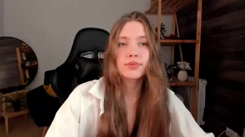 velvet_cherry online show from October 19, 3:49 pm