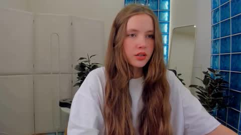 velvet_cherry online show from March 11, 6:19 pm