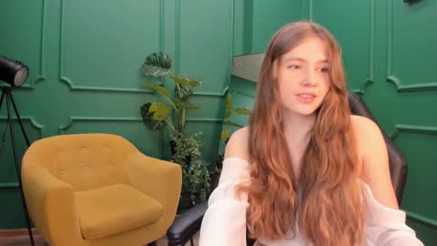 velvet_cherry online show from January 29, 3:37 pm