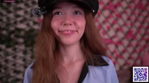 Polly online show from November 12, 6:43 pm