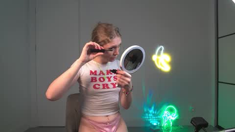 VelvetTGirl online show from April 2, 3:30 pm