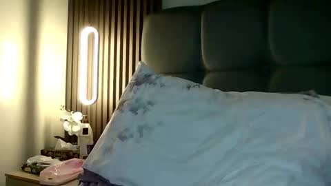 VenusDelicious online show from February 26, 10:35 pm