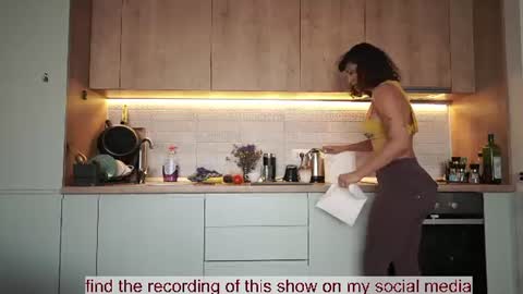 Bella online show from July 23, 7:39 am