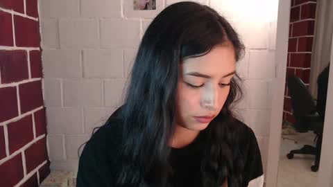 Snapshot of venus_megan chatting on February 22, 12:38 am emily independent account  MY conextion 1100 GTM  to  17hr GTM online show from February 22, 12:38 am