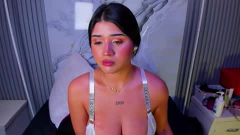 Venusowen  online show from May 14, 5:55 pm