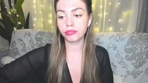 Lolitalolz online show from February 26, 7:50 pm