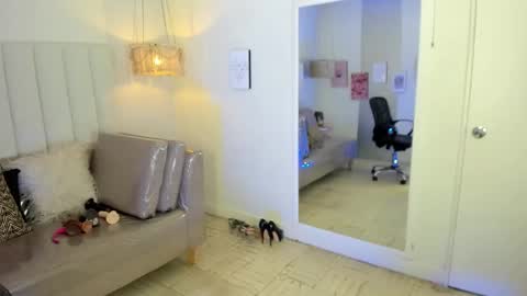 Veronica3  online show from April 8, 4:21 pm