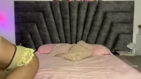 Snapshot of veronicadussan chatting on October 23, 3:52 am Miss Veronica dussan Tw Veronicasm IG Ashveronica online show from October 23, 3:52 am