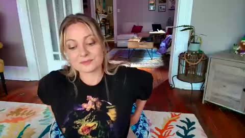 Veronica Weston online show from May 19, 9:44 pm