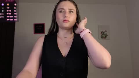 Vero online show from December 14, 3:02 am