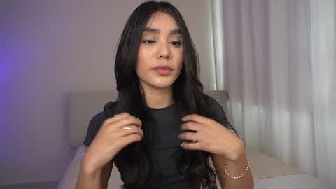  V A L  help me reach 100likes online show from September 8, 5:01 pm