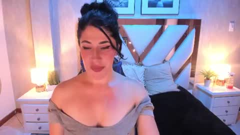 Veronica  online show from July 28, 6:20 pm